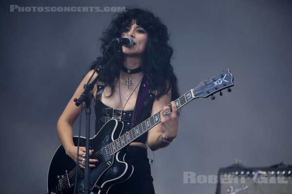 L.A. WITCH - 2023-05-28 - ANGERS - Le Chabada - Scene Reverberation - Sade Sanchez